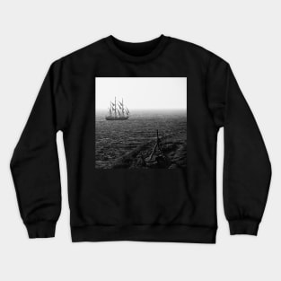 Le Belem devant Saint-Mathieu Crewneck Sweatshirt